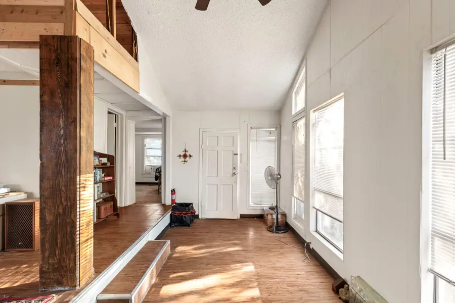 1392 E Market St, Lockhart, TX 78644 - Image #3