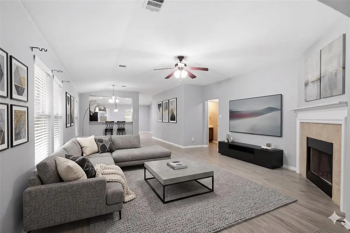 18536 Blue Pond Dr, Pflugerville, TX 78660 - #1