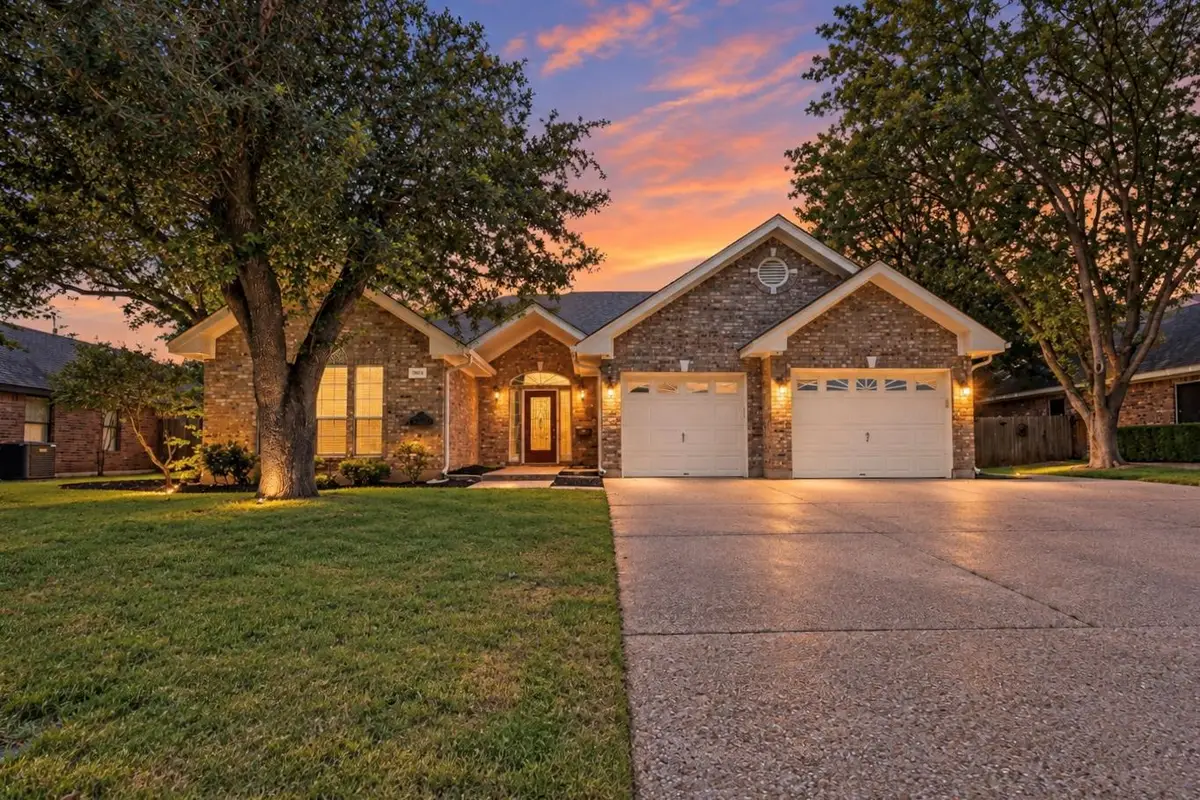 1906 Meadow Ridge Dr, Taylor, TX 76574 - #1