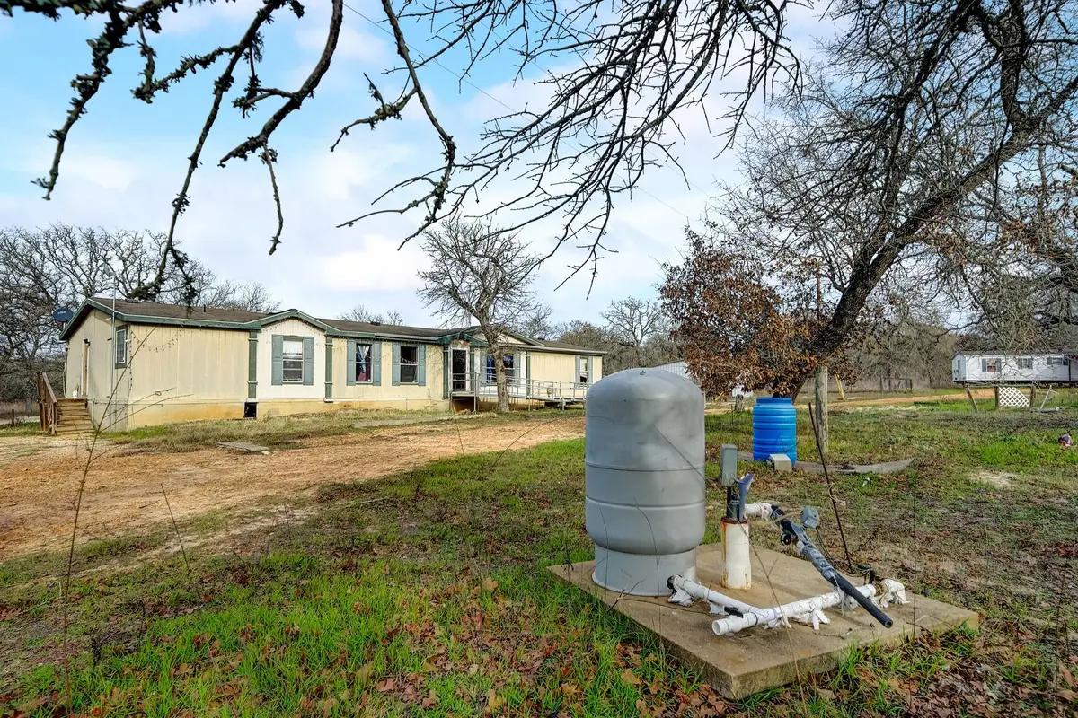 2125 Polly Ln, La Vernia, TX 78121 - Image #1