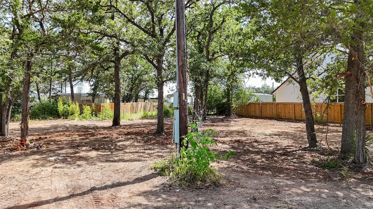 115 Eaglenest Ct, Smithville, TX 78957 - #1