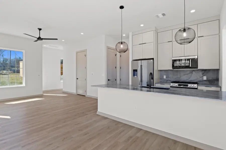 1736 Bunche Rd #B1, Austin, TX 78721 - #3