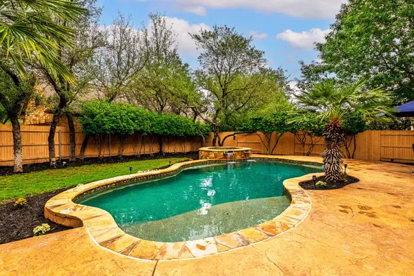 11932 Palisades Pkwy, Austin, TX 78732