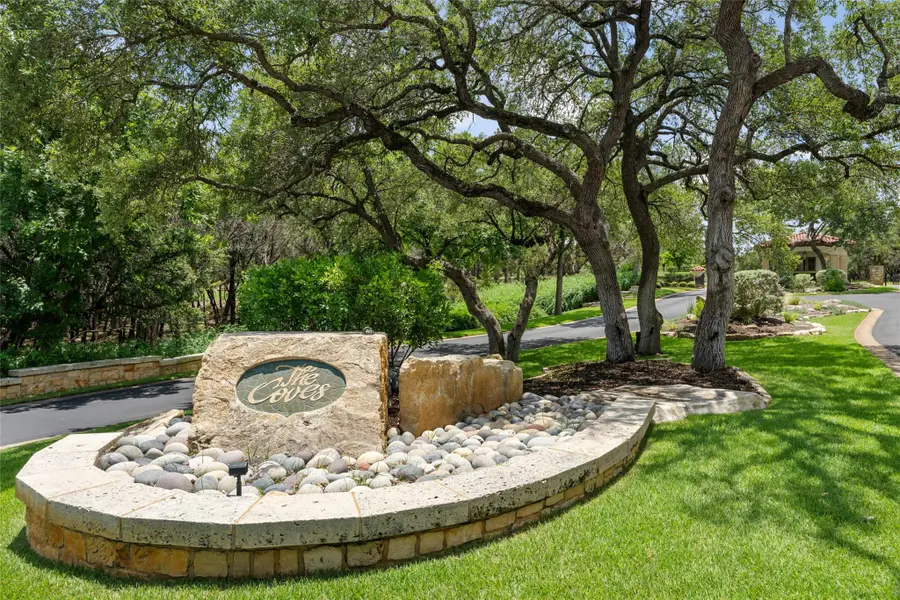 906 Moonlight Bay Dr, Spicewood, TX 78669 - #2