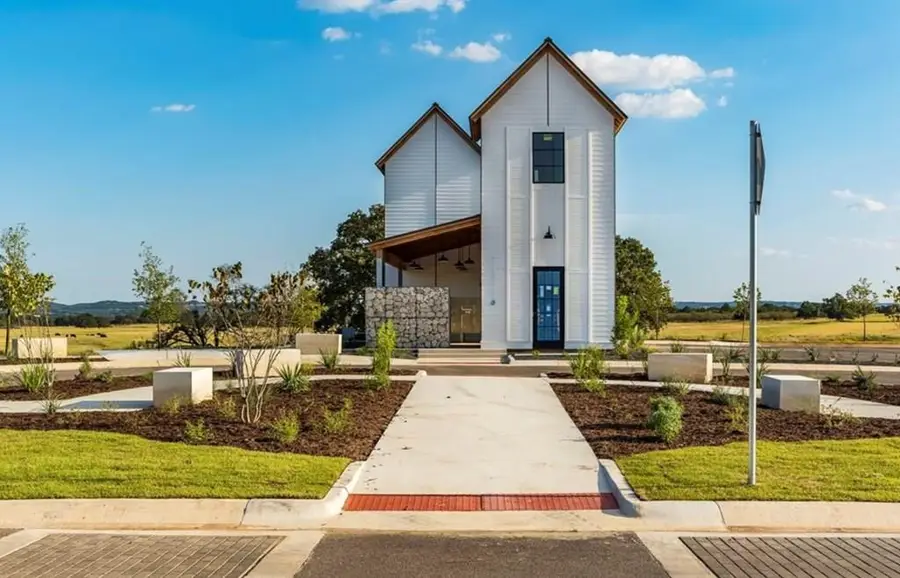 520 Interlaken St, Fredericksburg, TX 78624 - #3