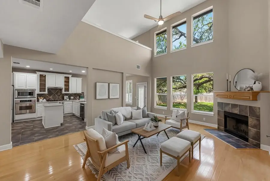 9301 Hopeland Dr, Austin, TX 78749 - #2