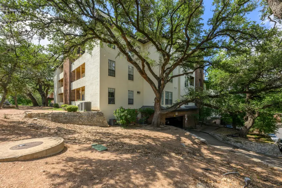 3001 Cedar St #102, Austin, TX 78705 - #2