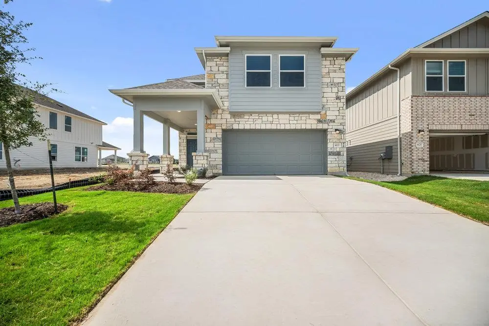 335 Young St, Buda, TX 78610 - #1