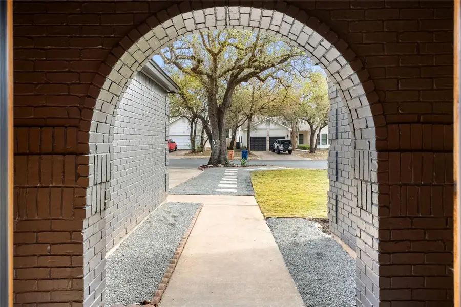 10106 Lindshire Ln, Austin, TX 78748 - Image #3