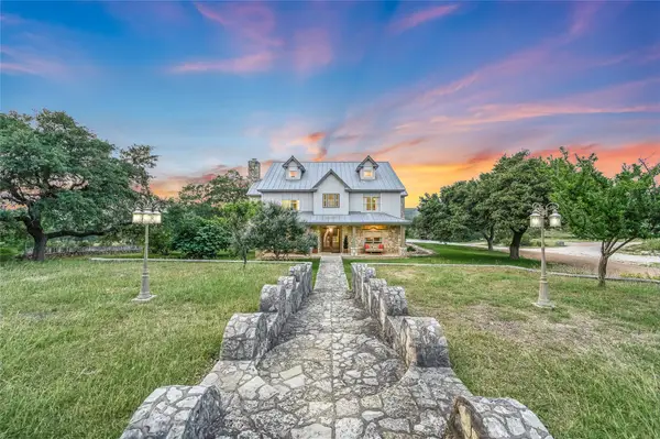 1174 Royal Eagle Dr, Fischer, TX 78623