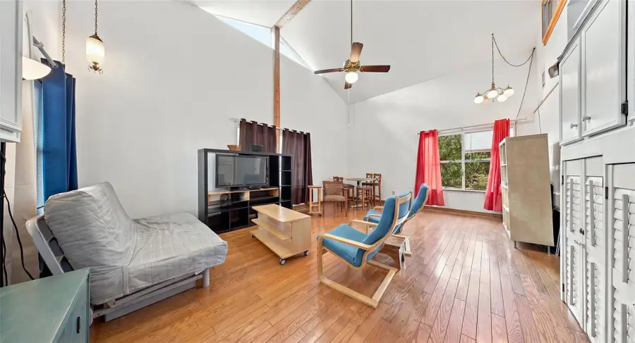 802 N Myrtle St, Georgetown, TX 78626 - #3