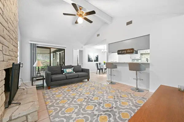 275 Mooring Cir #A, Lakeway, TX 78734