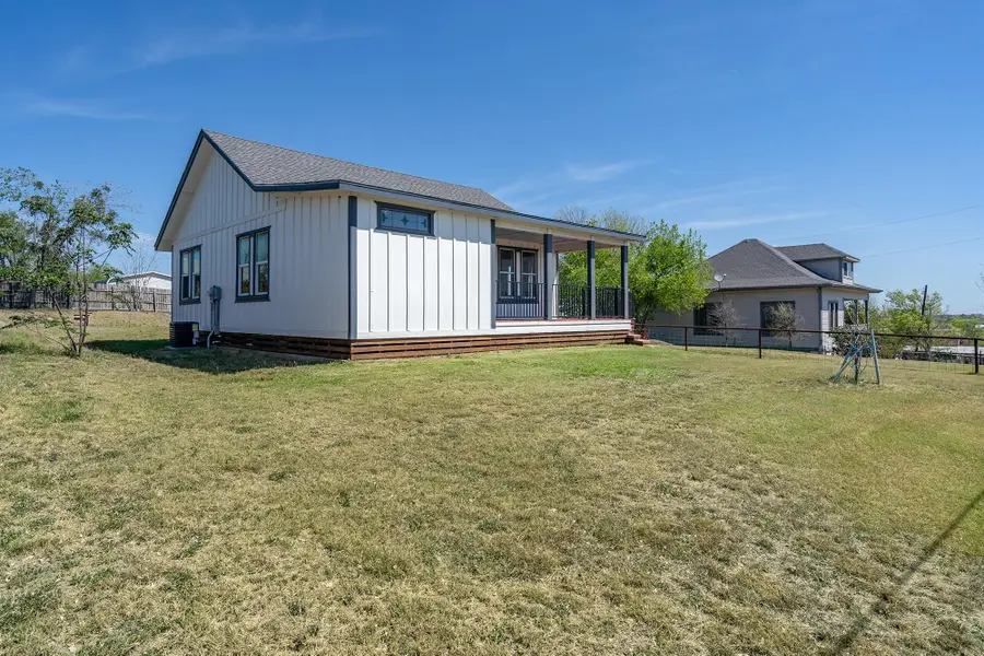 302 N Austin St, Coupland, TX 78615 - #3