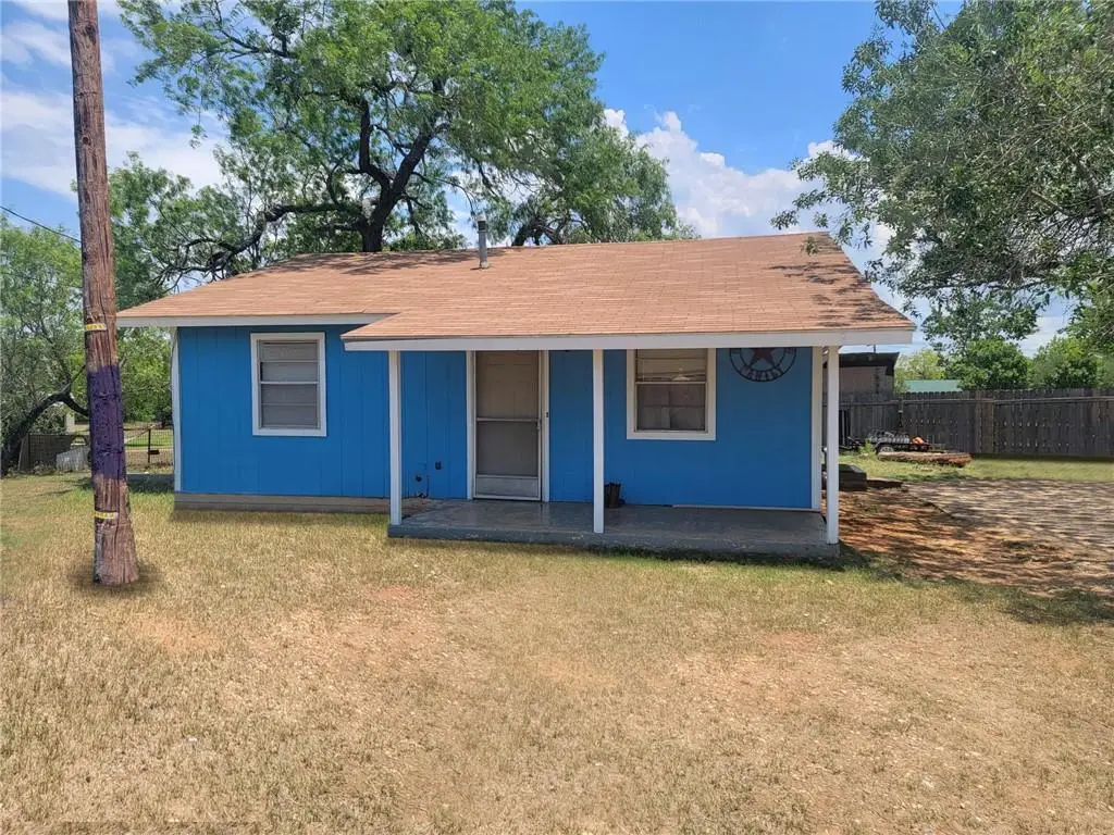 116 Eleanor St, Luling, TX 78648 - Image #1