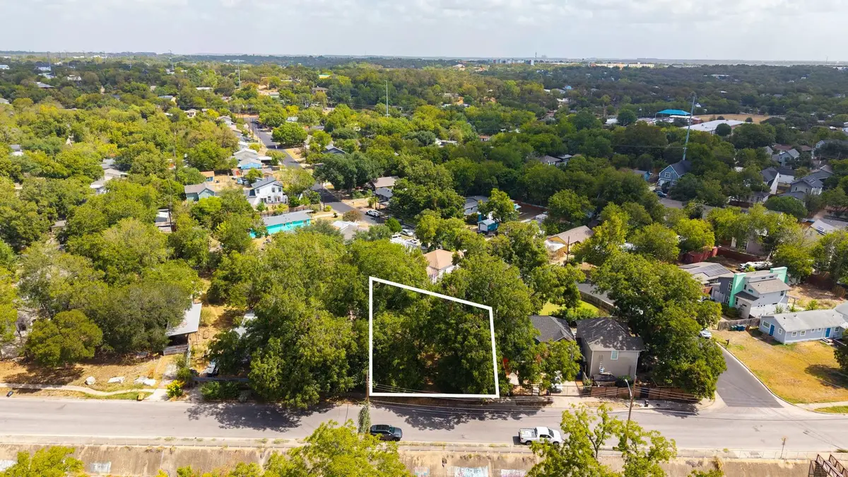 4910 Sara Dr, Austin, TX 78721 - #1