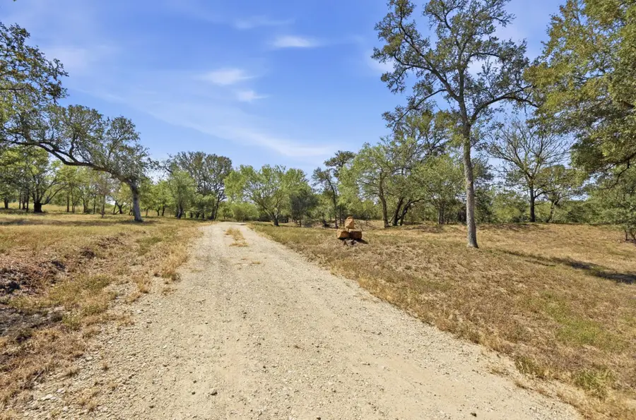 871 Political Rd, Lockhart, TX 78644 - #3