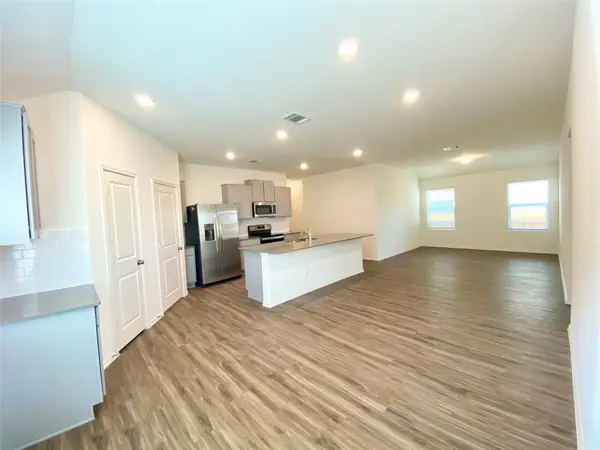 204 Meaningful Dr, Jarrell, TX 76537