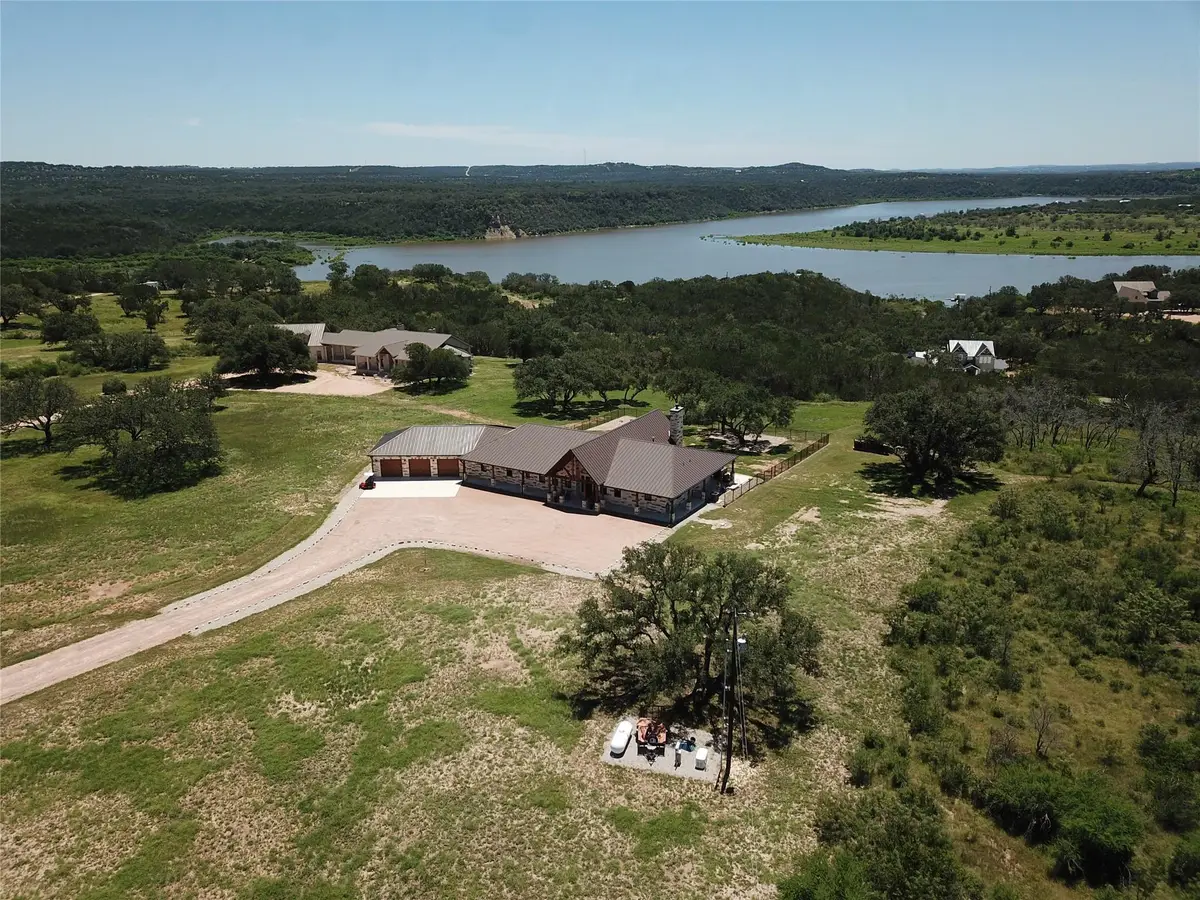 195 Chimney Cove Dr, Marble Falls, TX 78654 - Image #1
