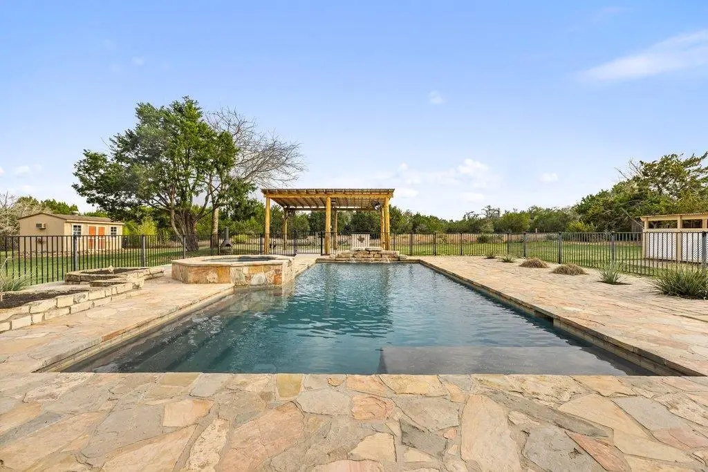 911 Oak Meadow Dr, Dripping Springs, TX 78620 - #1