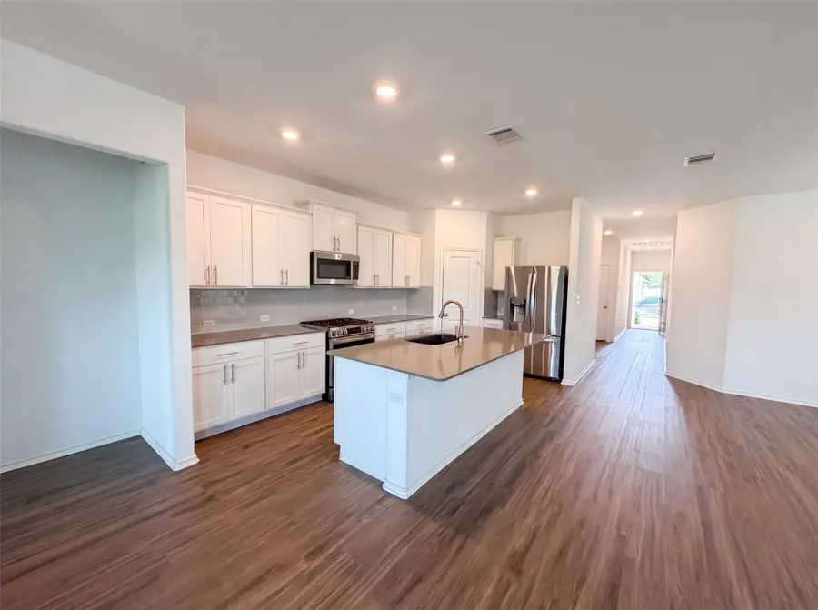 424 Wolf Springs Rd, Georgetown, TX 78628 - #2