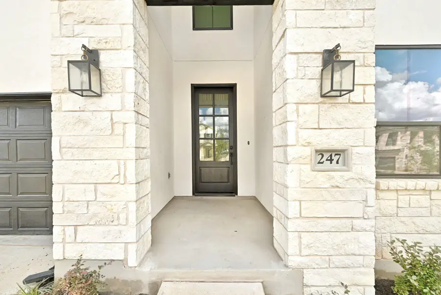 247 Coleto Trl, Bastrop, TX 78602 - Image #2