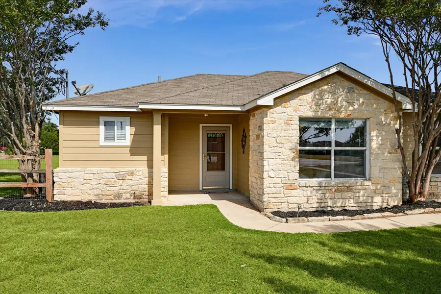 172 Round Up Dr, Liberty Hill, TX 78642 - Image #2