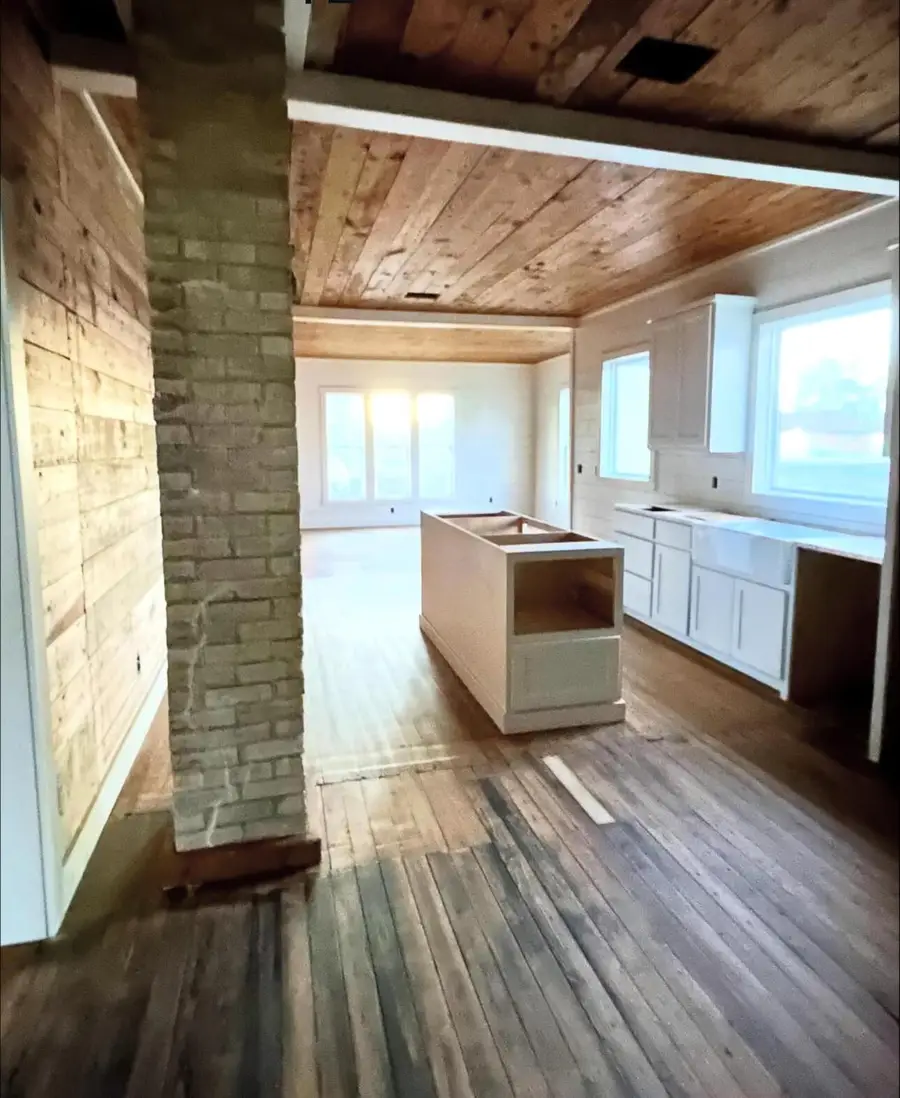 502 Upton Ave, Schulenburg, TX 78956 - #3