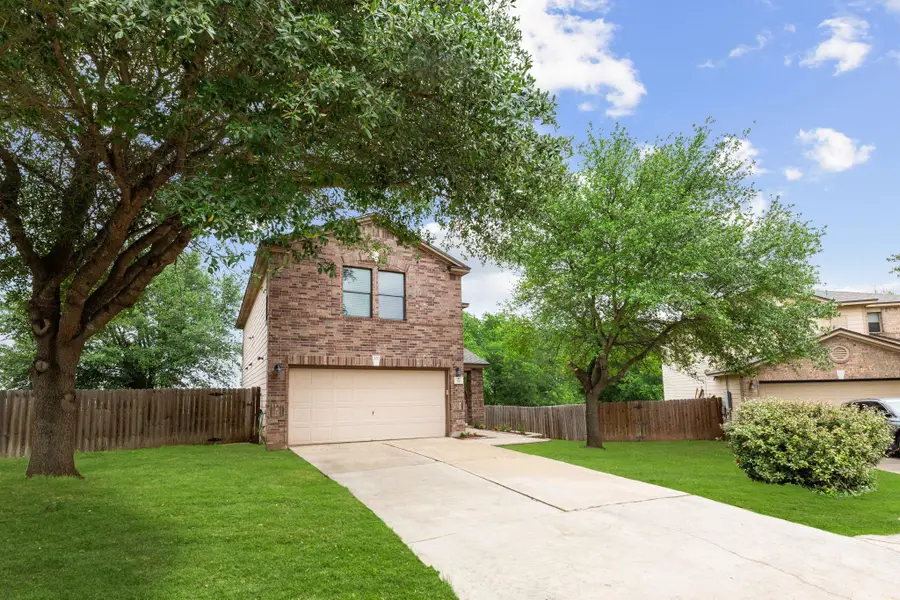 310 Myrtle St, Kyle, TX 78640 - #2