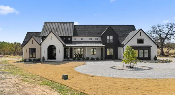 250 Hawthorne Ln, Spicewood, TX 78669