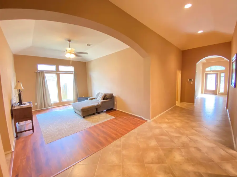 20937 Prestwick Dr, Hutto, TX 78634 - Image #3