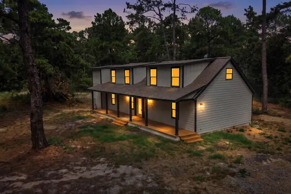 158 Fealy Rd, Red Rock, TX 78662