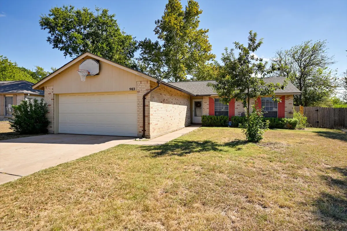 903 Rolling Green Cir, Round Rock, TX 78664 - Image #1