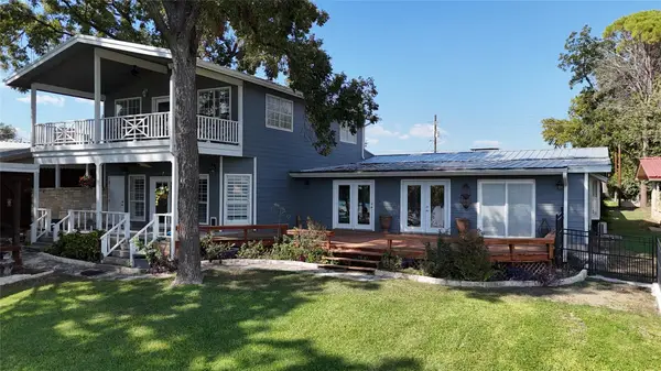 1912 Bluebonnet Ln, Kingsland, TX 78639