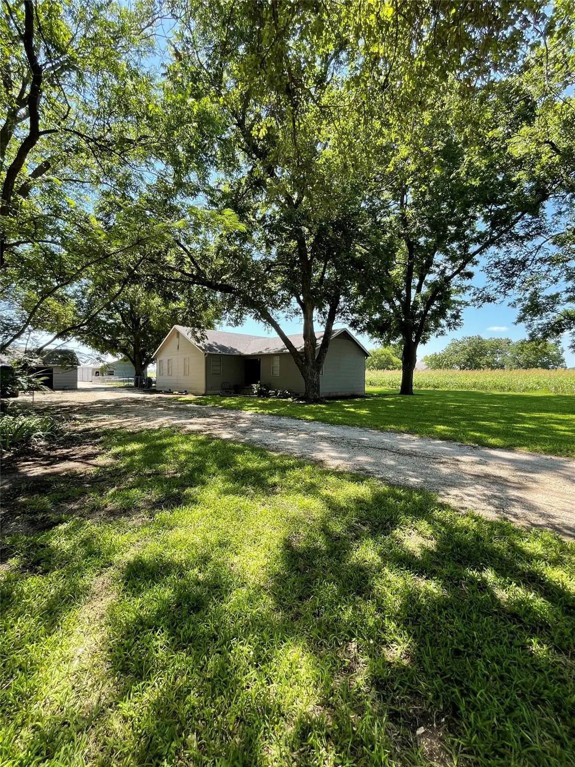 4213 N Main St, Taylor, TX 76574 - #1