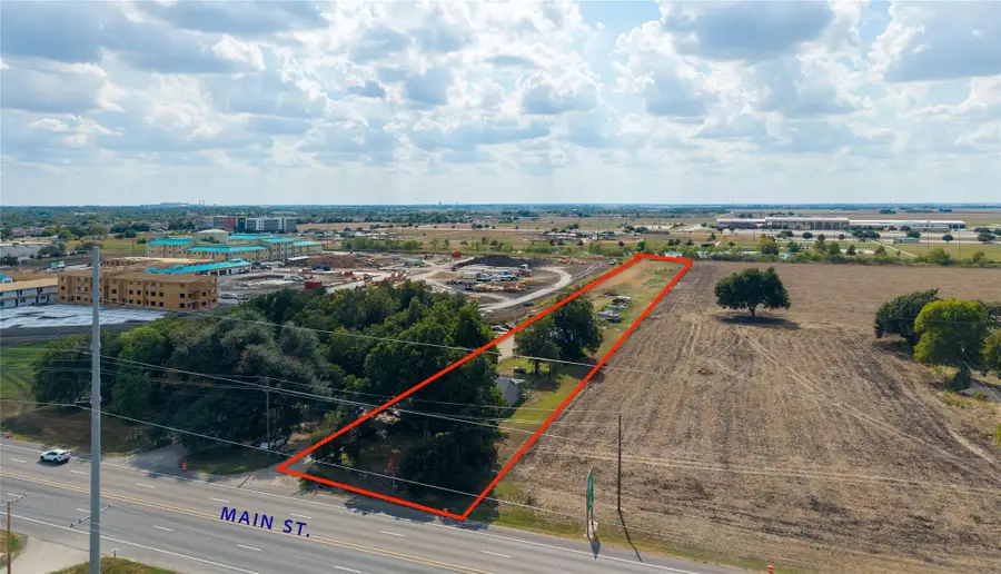 4213 N Main St, Taylor, TX 76574 - #2