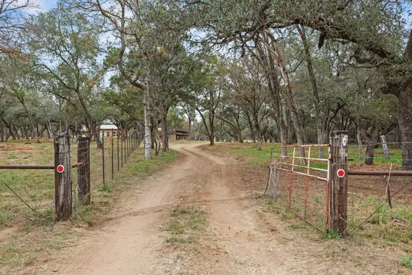 122 Winding Creek Rd, Spicewood, TX 78669