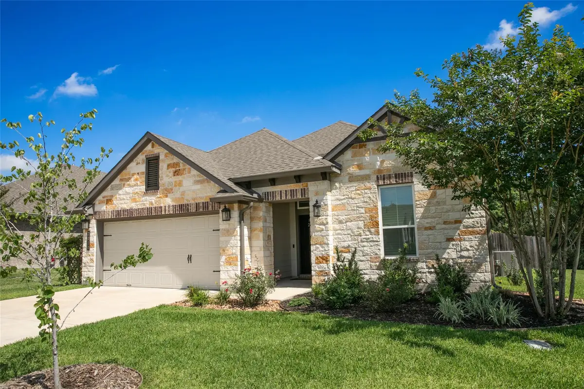 2010 Winepress Rd, Brenham, TX 77833 - #1