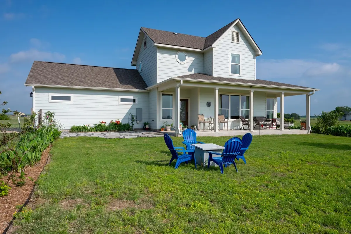 1662 County Road 465, Coupland, TX 78615 - #1