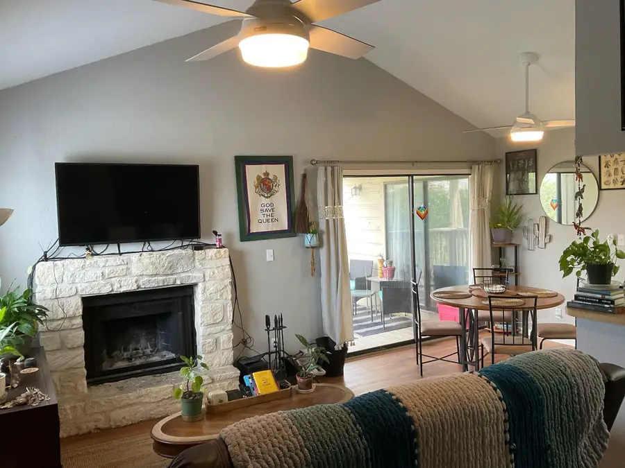 1013 Chestnut St #Building C, Unit 5, San Marcos, TX 78666 - Image #2