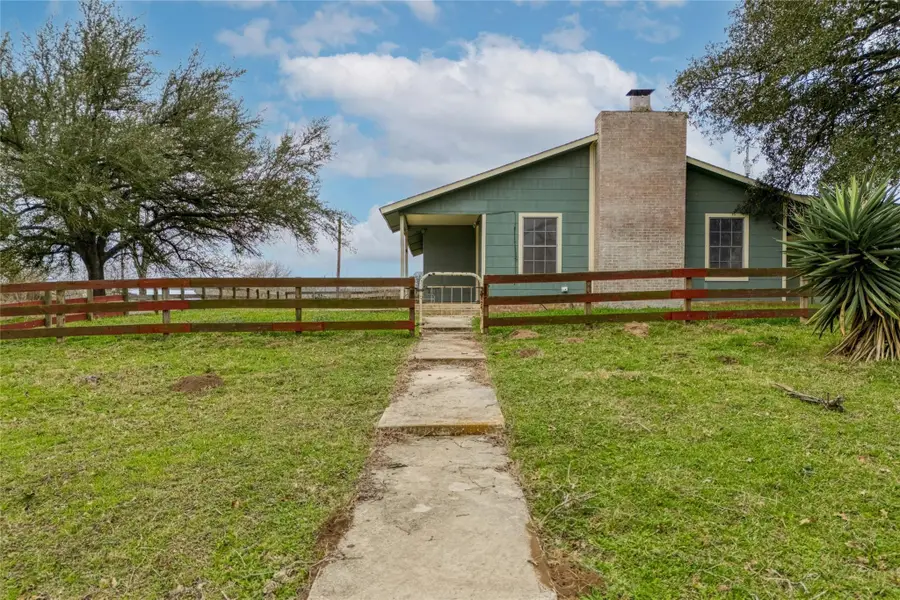 103 Robin Ln, Luling, TX 78648 - #3