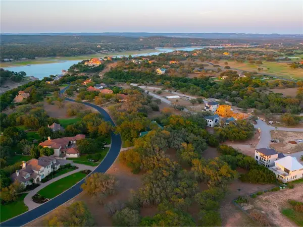 26039 Masters Pkwy, Spicewood, TX 78669