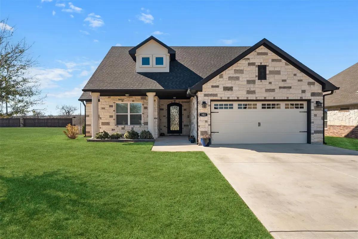 103 Les Ln, Smithville, TX 78957 - #1