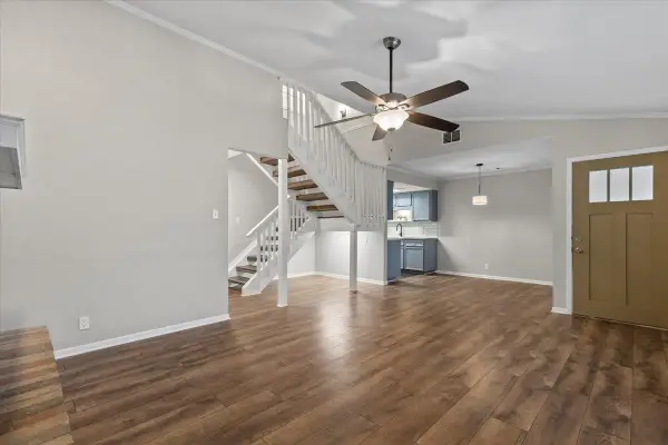 201 E Noton St #104, Pflugerville, TX 78660