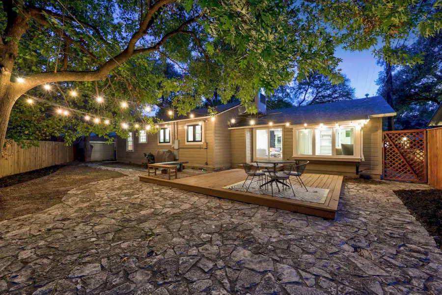 2604 W 49 1/2 St, Austin, TX 78731 - Image #2