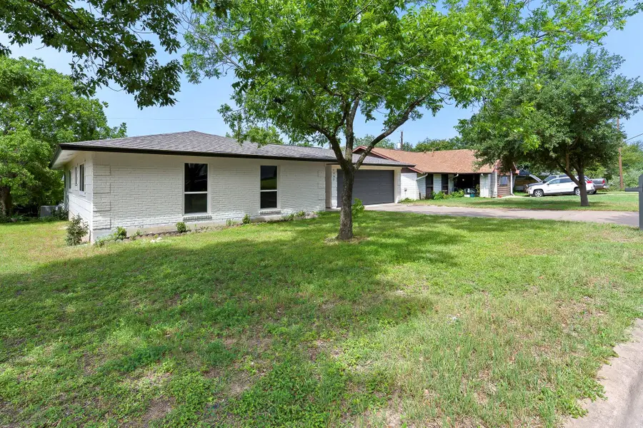 7302 Hartnell Dr, Austin, TX 78723 - Image #2