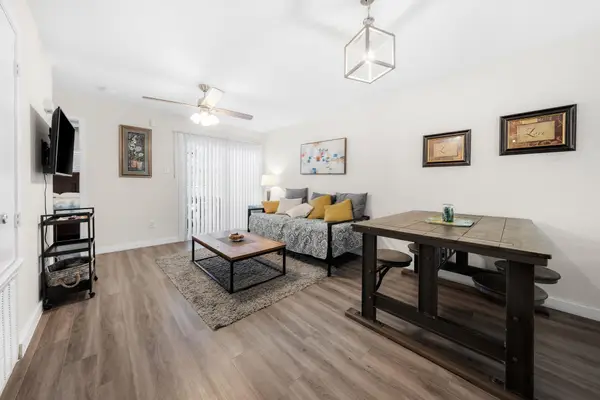 1514 Parker Ln #107, Austin, TX 78741