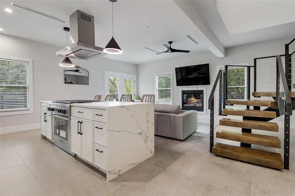 1109 W Annie St, Austin, TX 78704 - #1