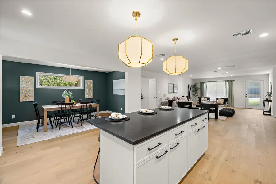 8102 Burrell Dr, Austin, TX 78757 - Image #2