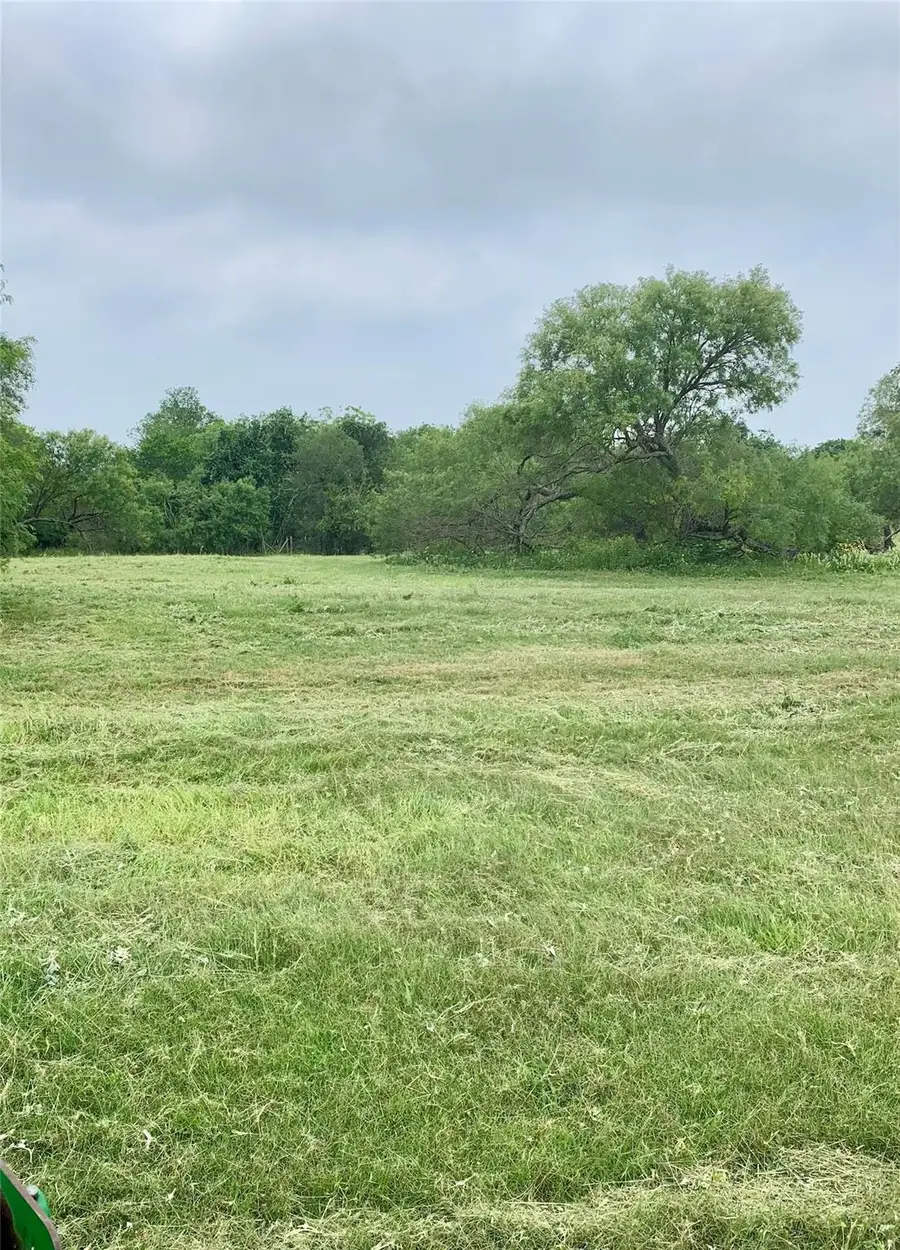 345 Pinn Rd, Lytle, TX 78052 - Image #2