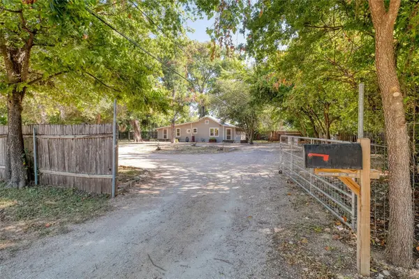 708 & 712 Nowotny Ln, Austin, TX 78702
